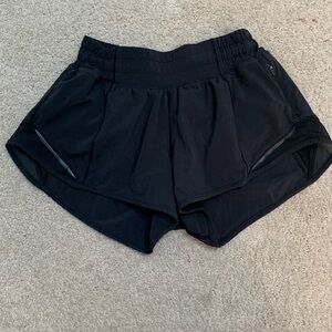 Lululemon black hotty hot shorts 2.5 inch inseam labeled size 2